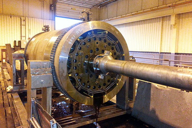 big_honing_at_commercial_fluid_power
